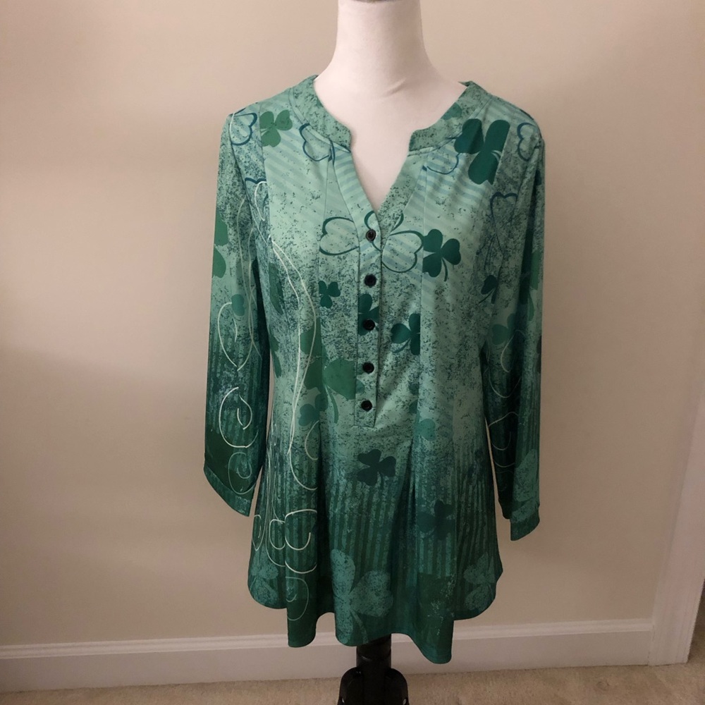 NWOT Green long sleeve blouse